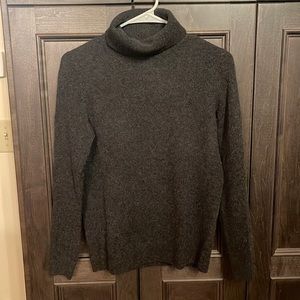 C by Bloomingdale’s small cashmere sweater, gray